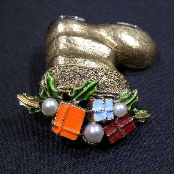 Vintage Christmas Boot Brooch, Enamel Presents, Faux Pearl, 1950s Signed ART - Picture 8 of 10